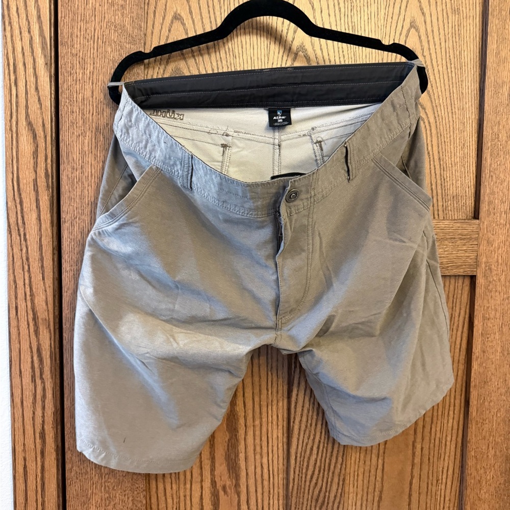 Kuhl Men's Flat-Front Shorts in Khaki
